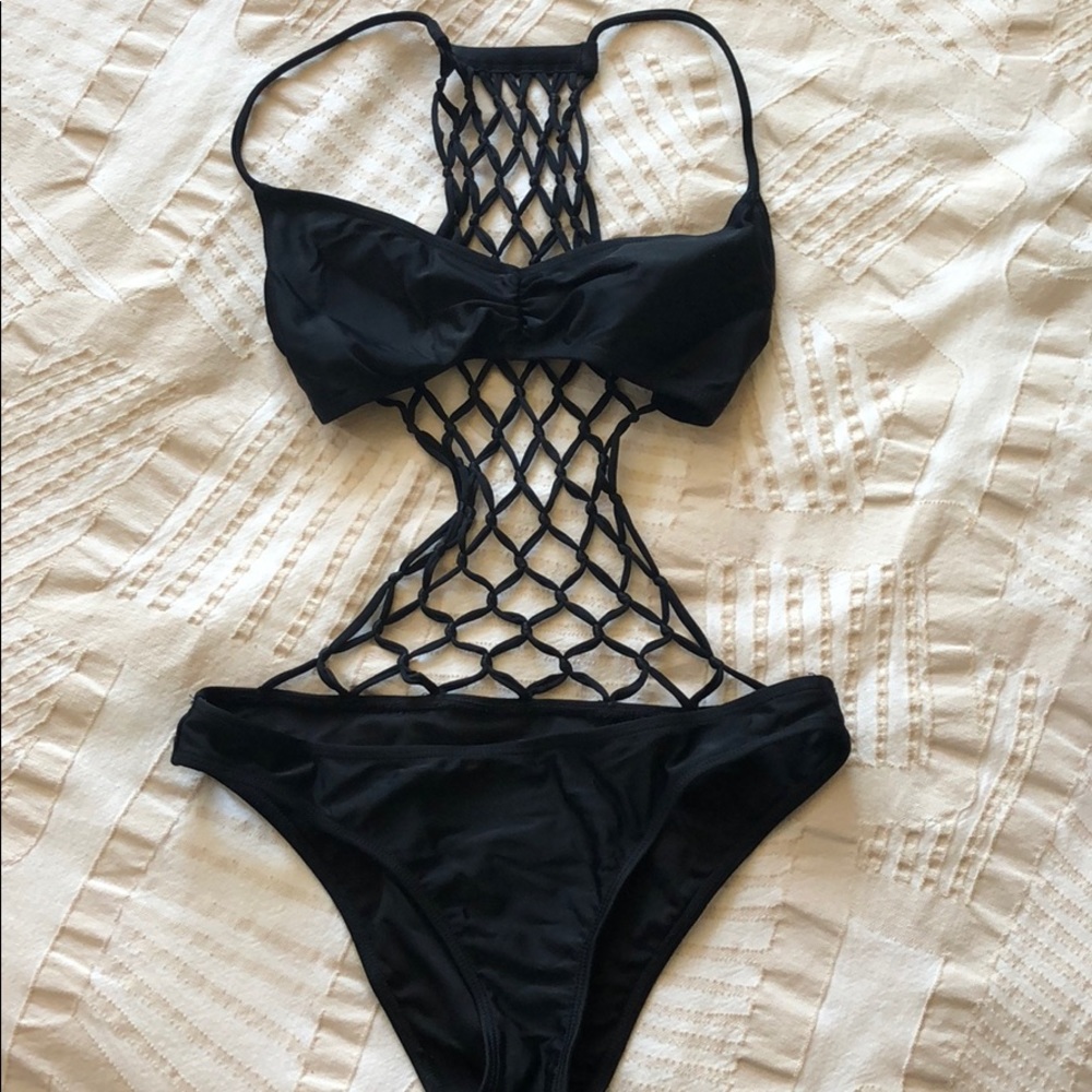 One piece swim